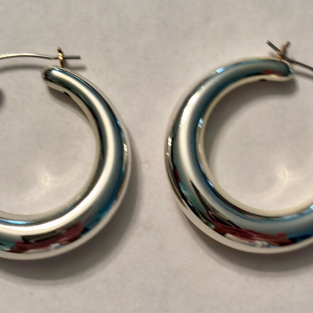 Very Lite -Hollow Elegant Silver Hoop Earrings